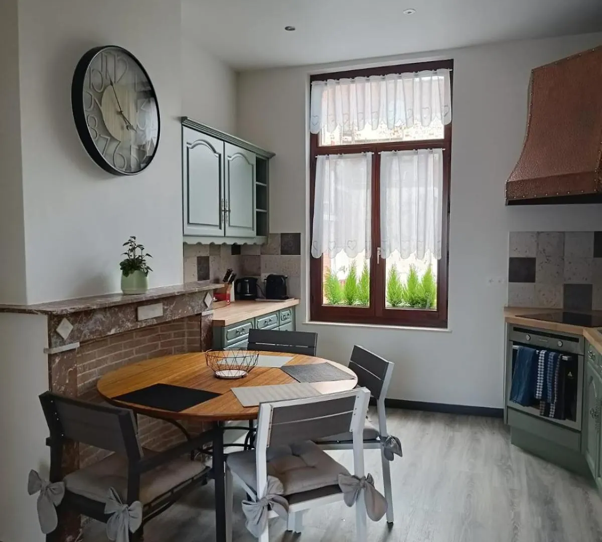 Διαμέρισμα Modern Triplex 140M2 - 4 Bedrooms, 1 Living Room & 2 Bathrooms - 8 People In Brussels City