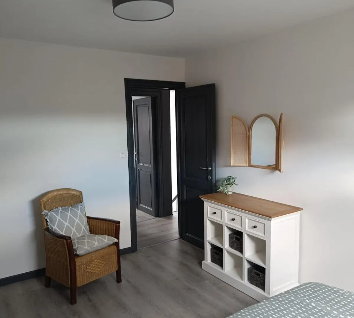 Modern Triplex 140M2 - 4 Bedrooms, 1 Living Room & 2 Bathrooms - 8 People In Brussels City Διαμέρισμα